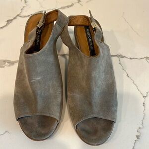 ALBERTO FERMANI griege sandal with block heel, Size 39.5